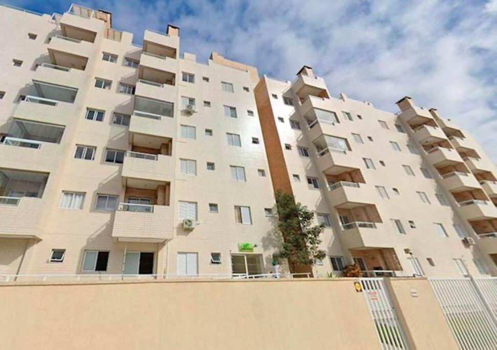 Lindo Apartamento Em Bertioga/Sesc A 300M Da Praia Bagian luar foto